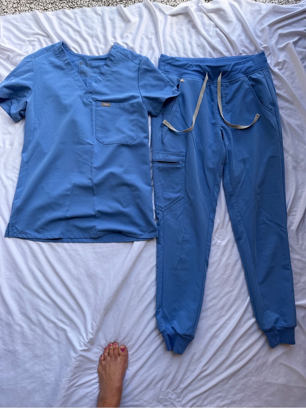 Figs Medical Scrub Set Bundle in Teal, Sky Blue, Black, Khaki, Gray - Picture 2 of 16